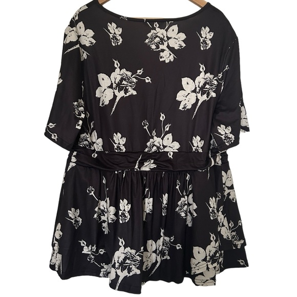 BLOOMCHIC Floral Print V Neck Ruffle Ruched T-shirt - Picture 2 of 11